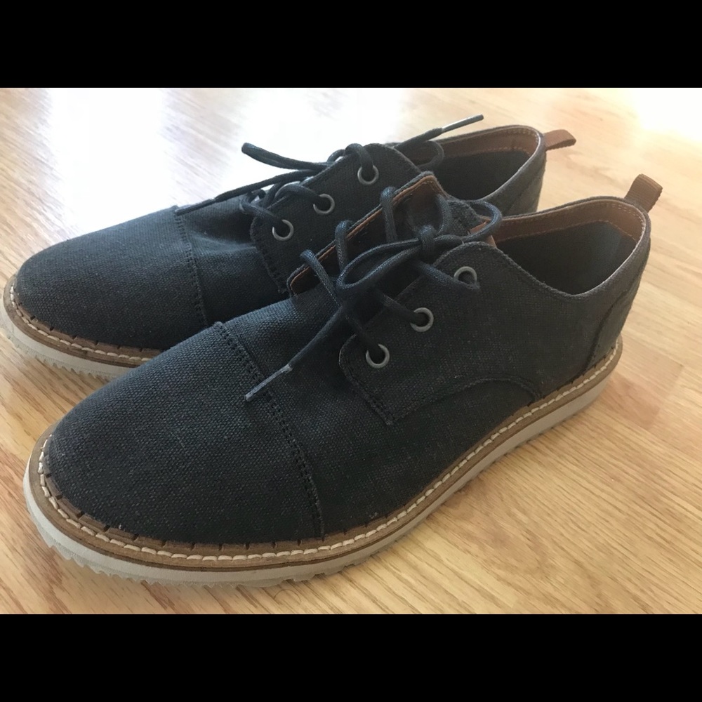 Men’s grey shoes